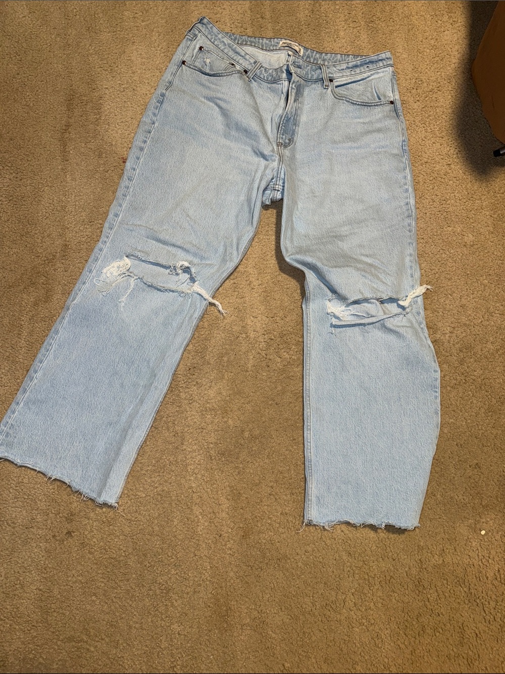 Abercrombie & Fitch Light Blue High-Rise Relaxed Jeans